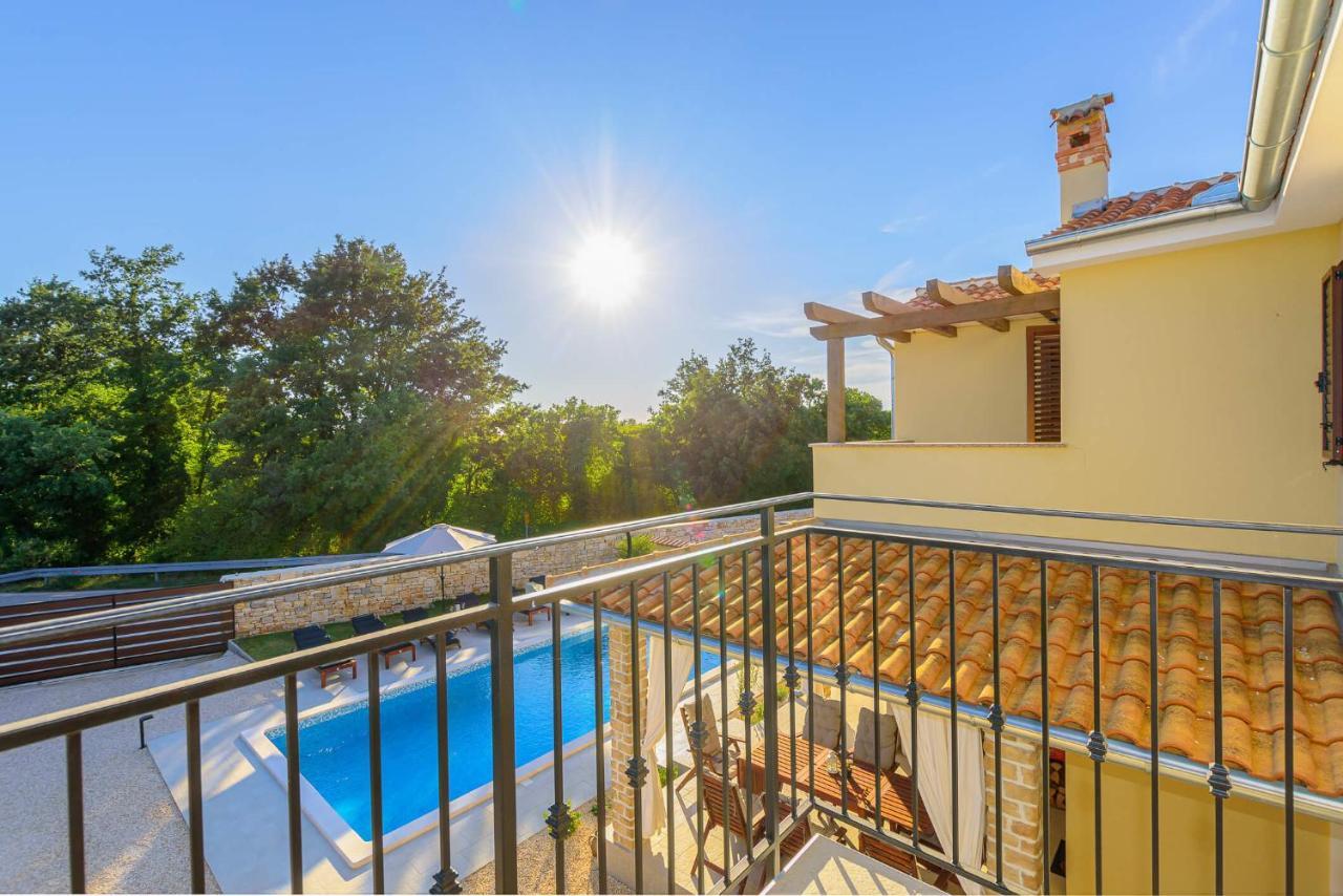 Villa David - Luxurious Secluded Villa With A Heated Pool Butkovići Exteriör bild