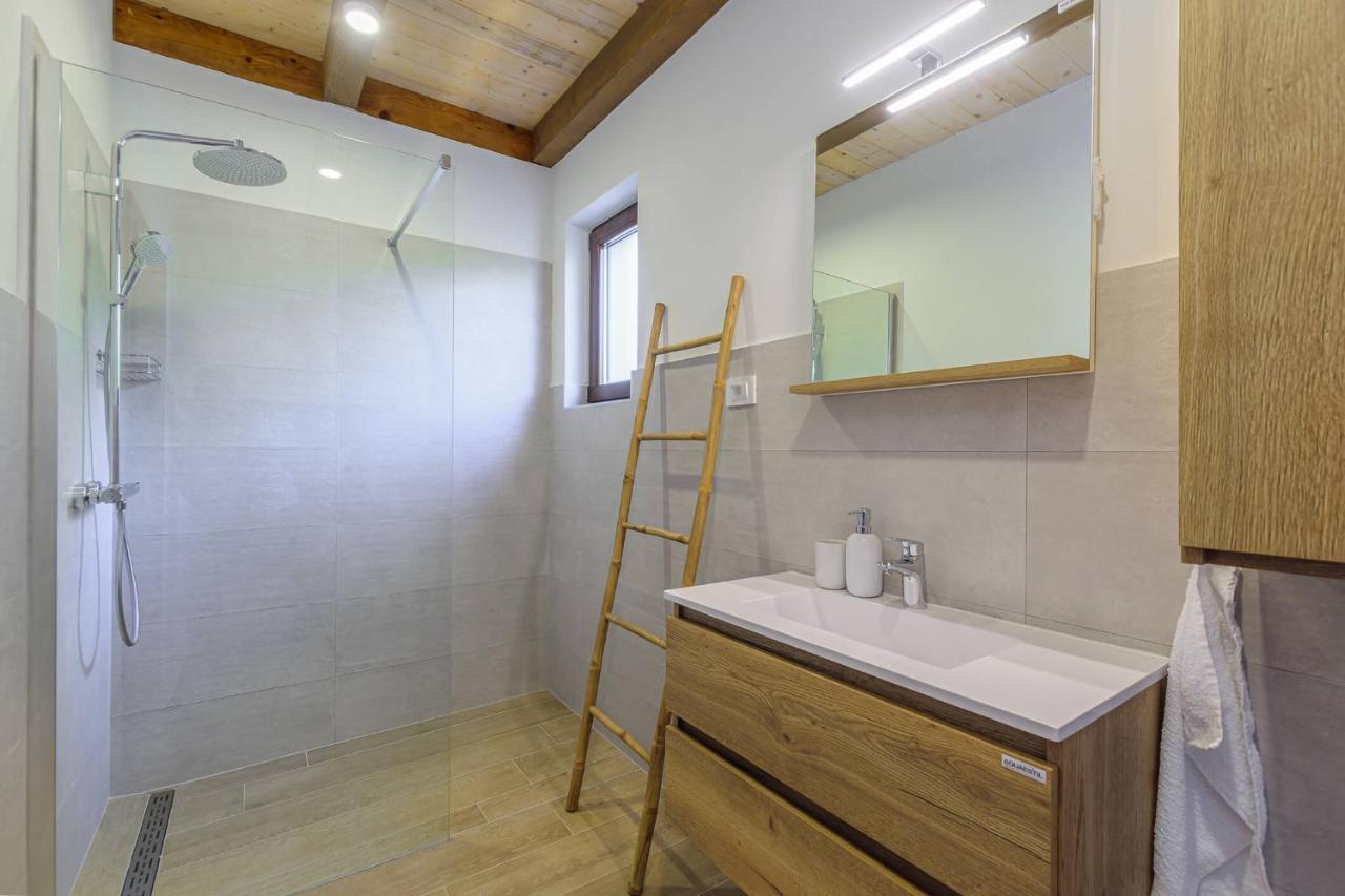Villa David - Luxurious Secluded Villa With A Heated Pool Butkovići Exteriör bild