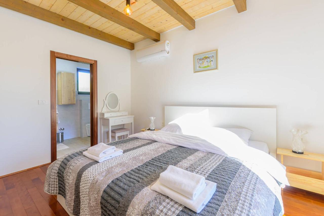 Villa David - Luxurious Secluded Villa With A Heated Pool Butkovići Exteriör bild