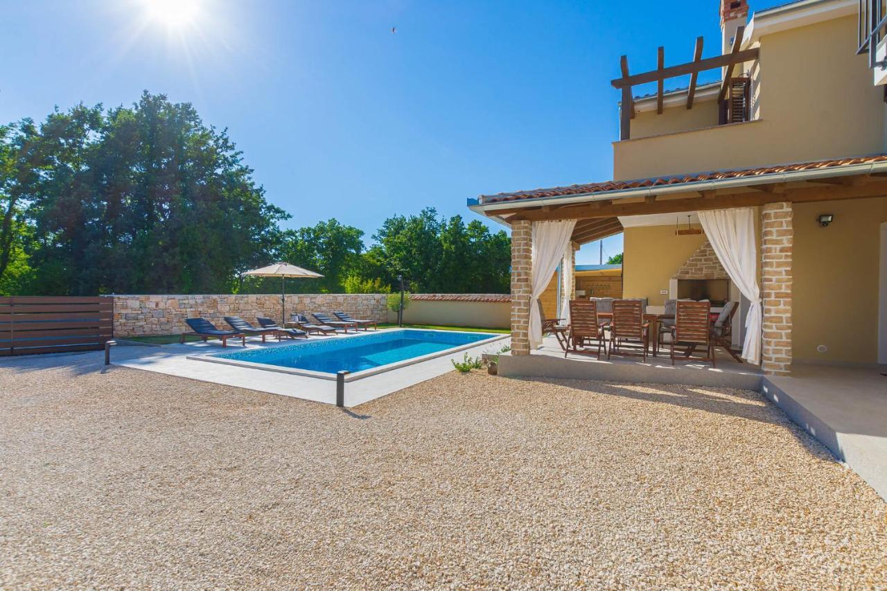 Villa David - Luxurious Secluded Villa With A Heated Pool Butkovići Exteriör bild