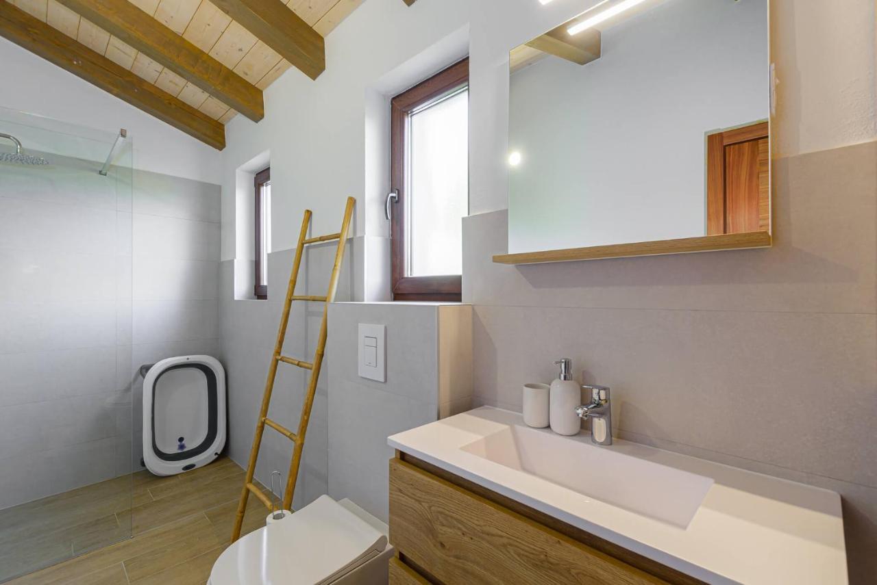 Villa David - Luxurious Secluded Villa With A Heated Pool Butkovići Exteriör bild