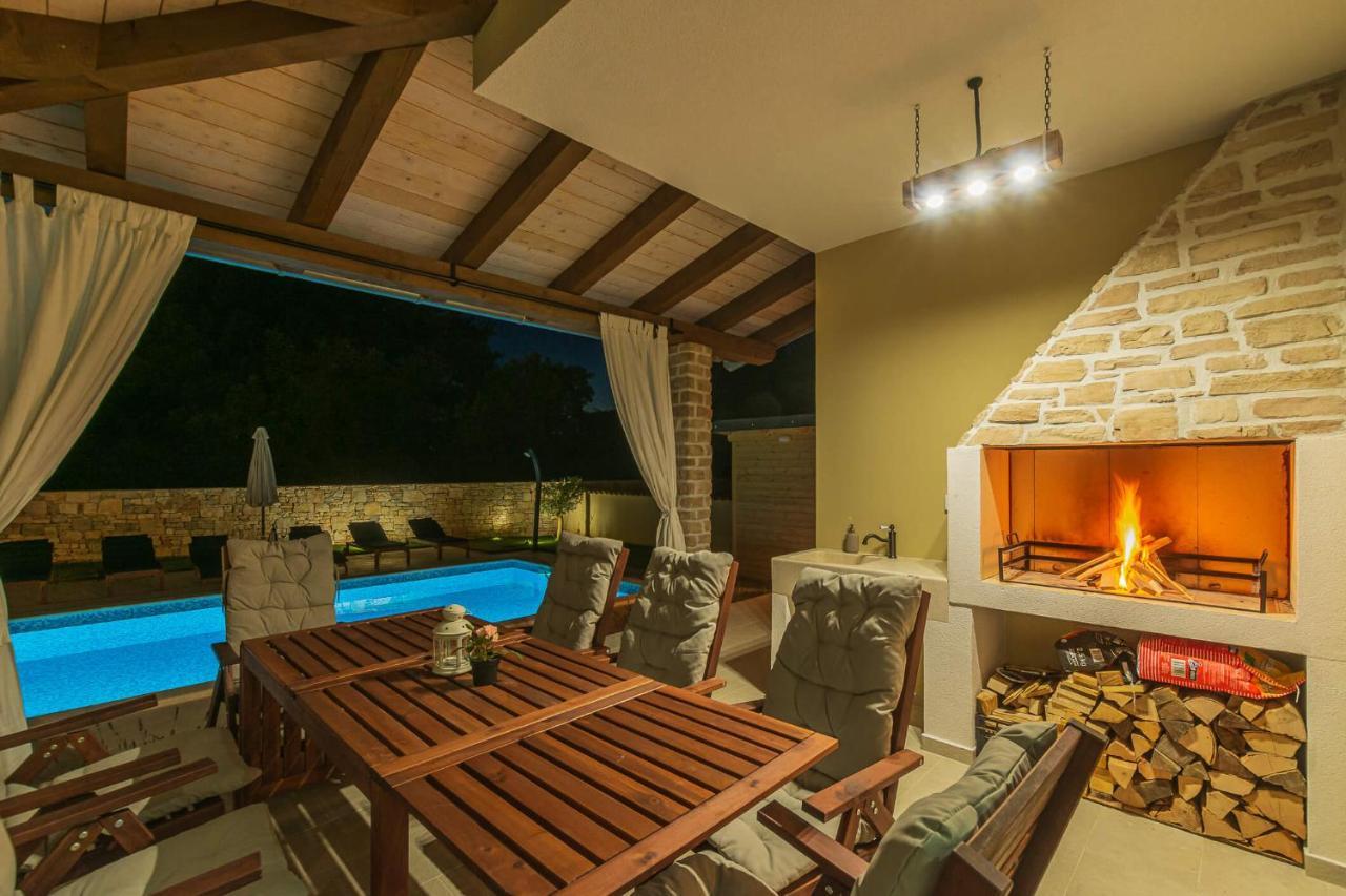 Villa David - Luxurious Secluded Villa With A Heated Pool Butkovići Exteriör bild