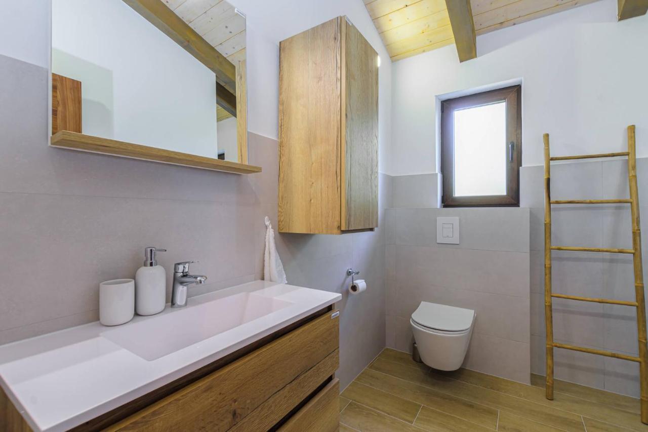 Villa David - Luxurious Secluded Villa With A Heated Pool Butkovići Exteriör bild